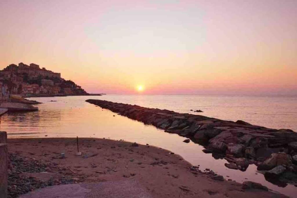 אימפריה Appartamento Sul Mare Alla Foce מראה חיצוני תמונה