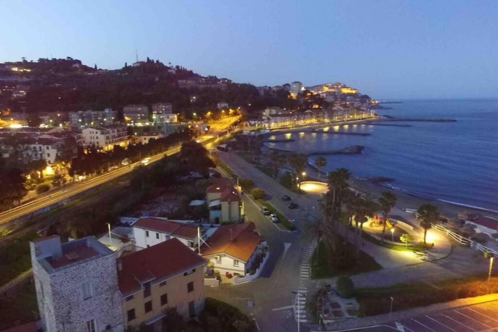 אימפריה Appartamento Sul Mare Alla Foce מראה חיצוני תמונה